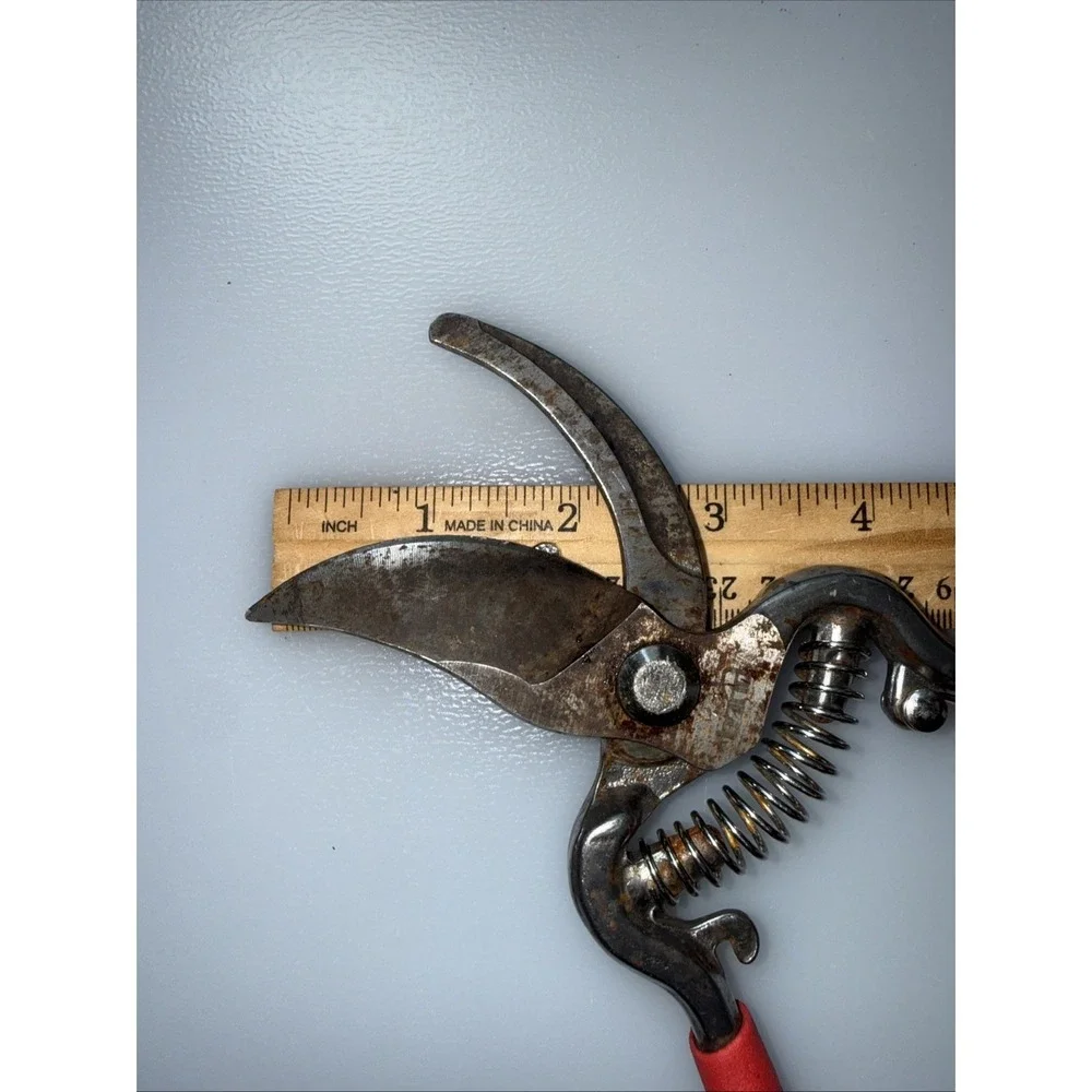 Pruner Clipper Hand Pruner Red grip handles steel blades spring closing